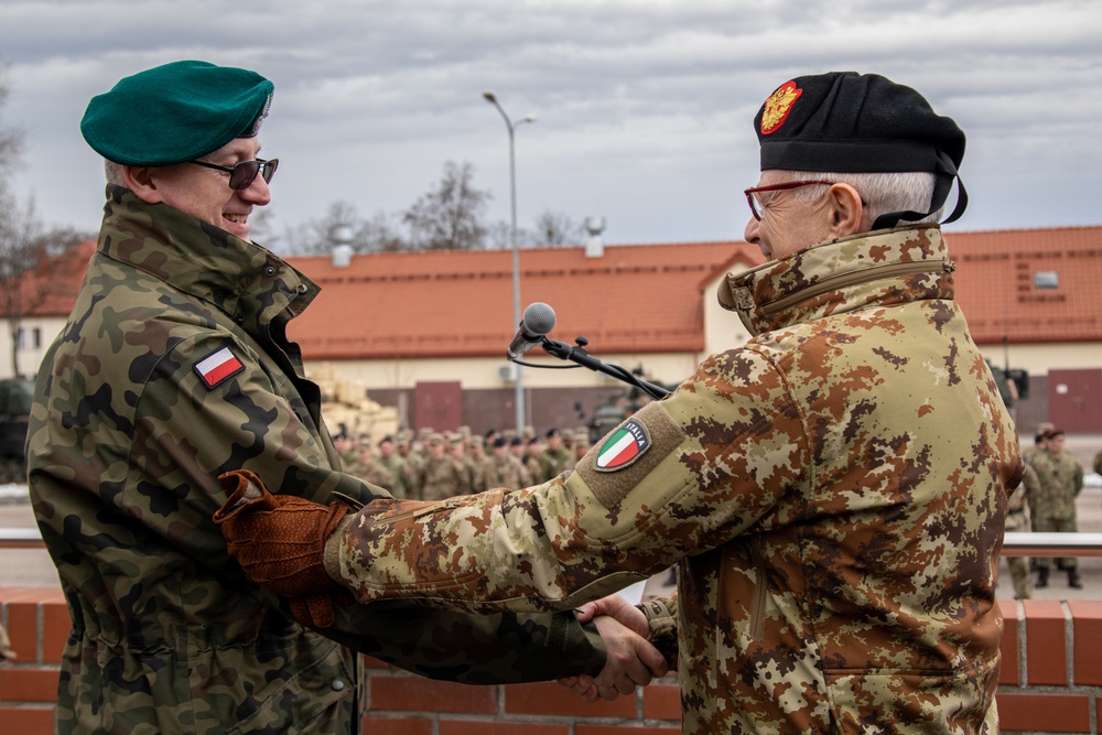 NATO and Ivy Division Tours eFP Battle Group Poland