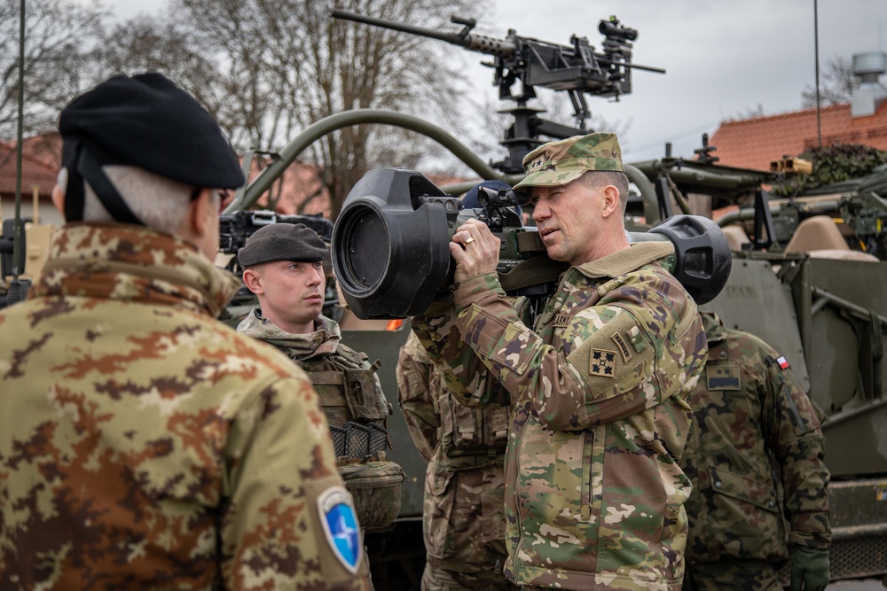 NATO and Ivy Division Tours eFP Battle Group Poland