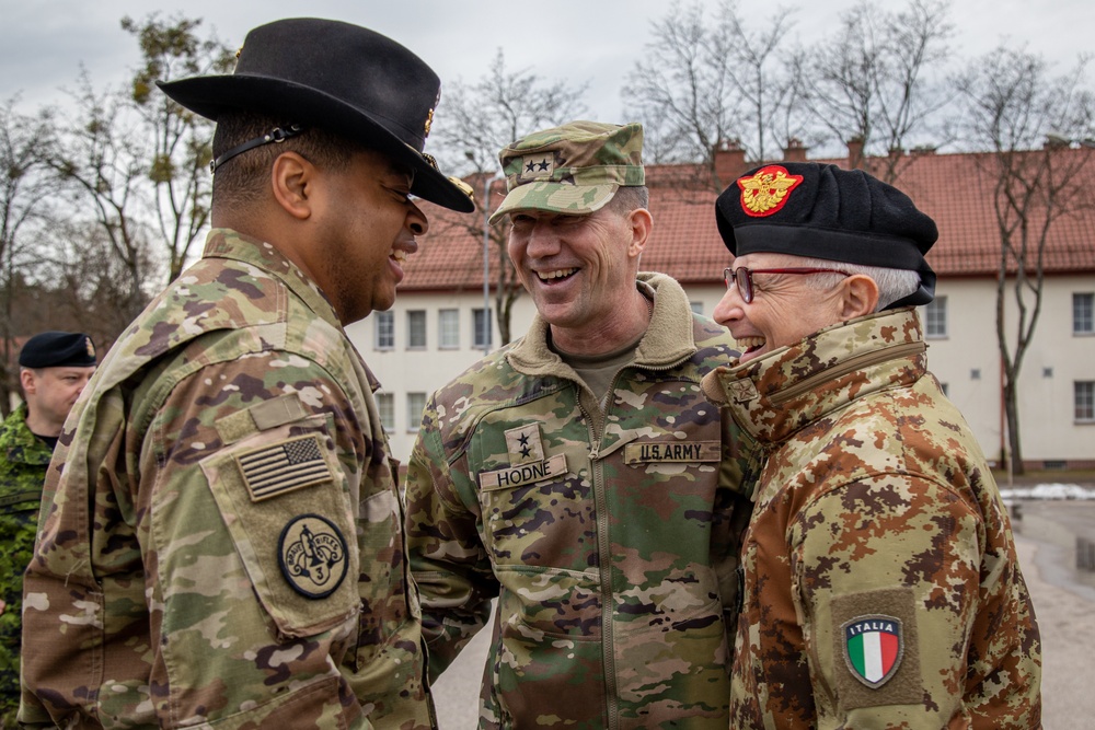 NATO and Ivy Division Tours eFP Battle Group Poland