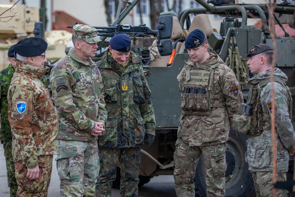 NATO and Ivy Division Tours eFP Battle Group Poland