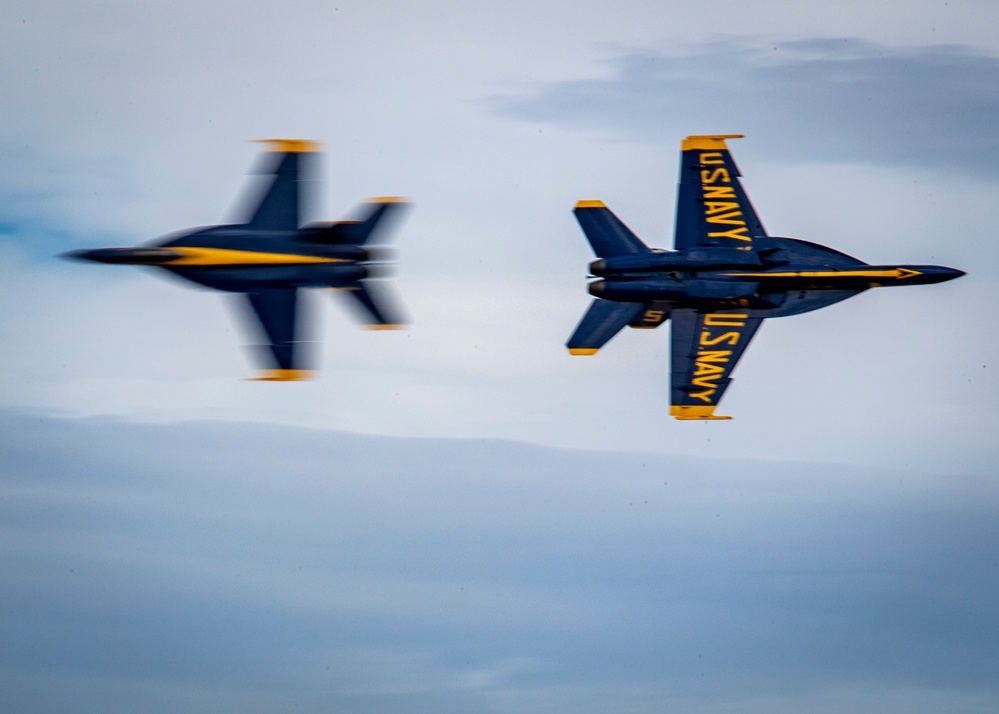 Blue Angels perform at the El Centro Airshow