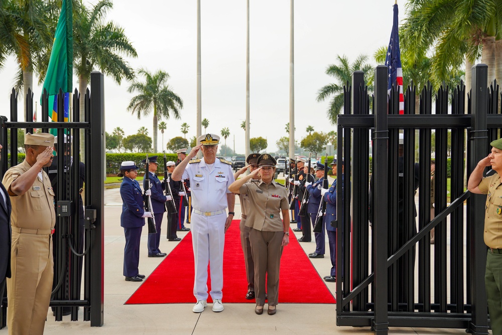 Chief of the Joint Chiefs of Staff of the Armed Forces of Brazil visits U.S. Southern Command