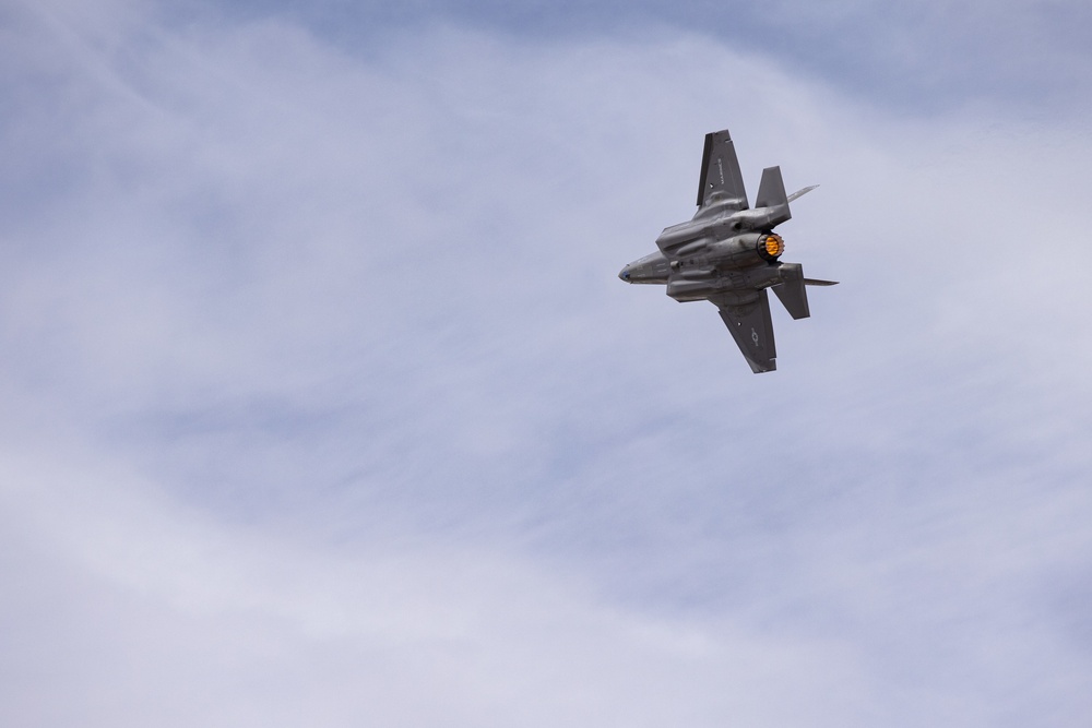 MCAS Yuma hosts airshow for Crane Elementary School District