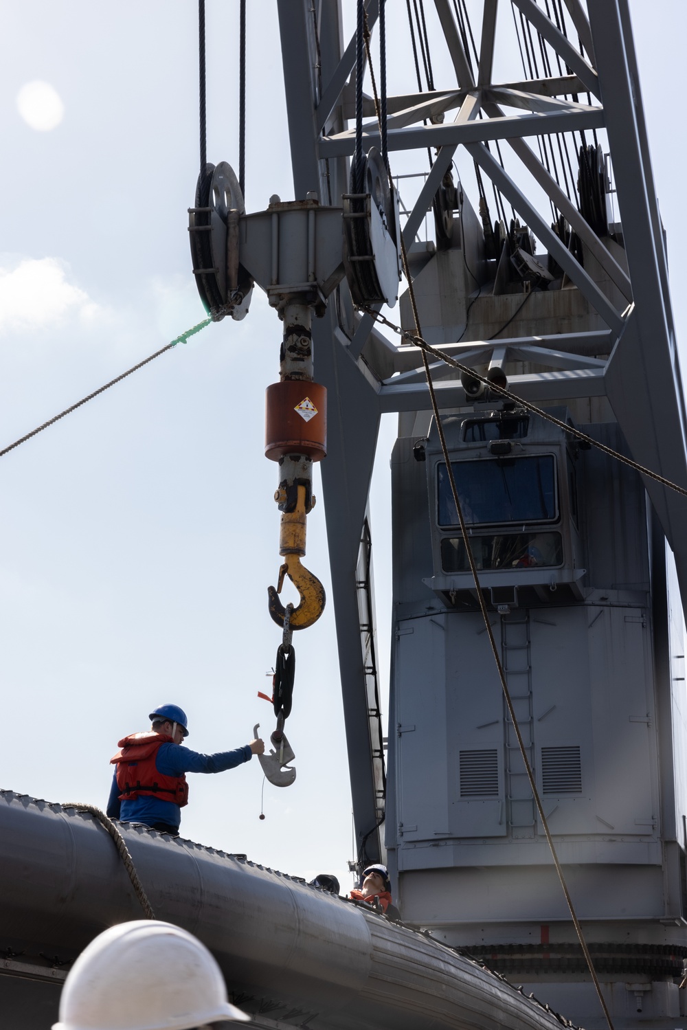 USS Ashland Coordinates a Search and Rescue