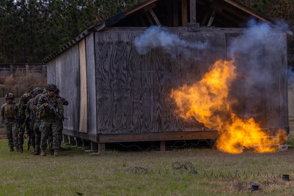 Dutch Marines conduct breaching training with 2d CEB