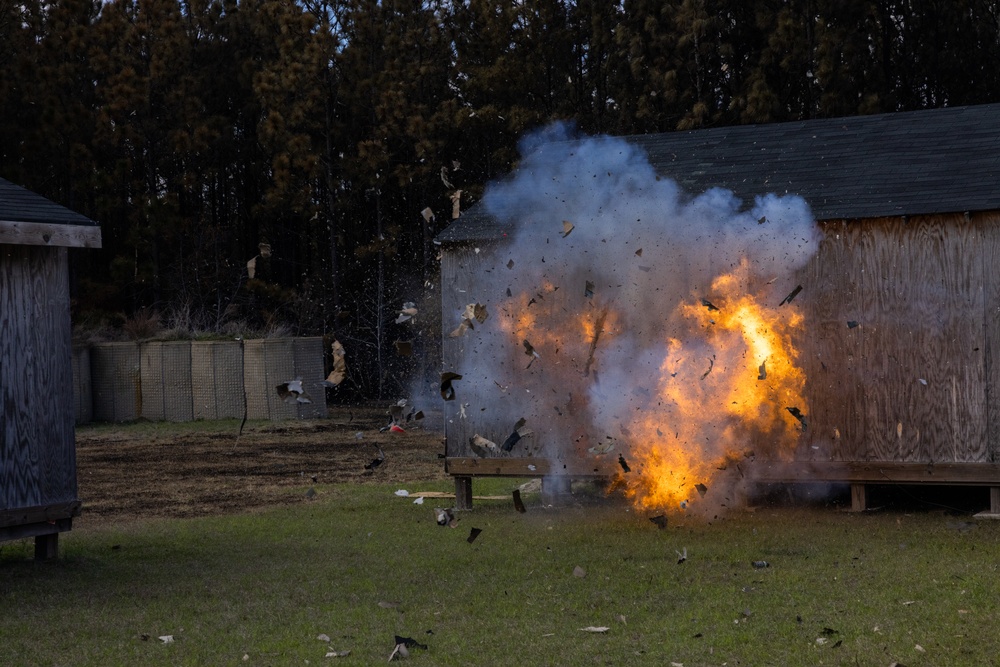 Dutch Marines conduct breaching training with 2d CEB