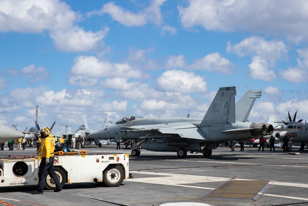 Vice Adm. Dwyer Arrival