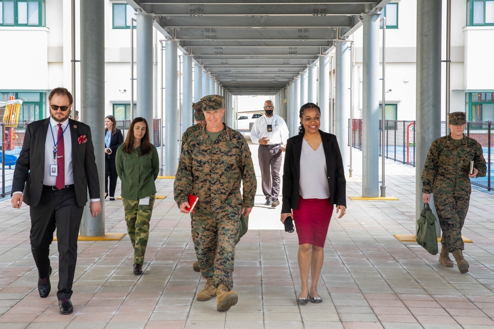 Marine Corps Installations Pacific commanding general visits Marine Corps Air Station Iwakuni