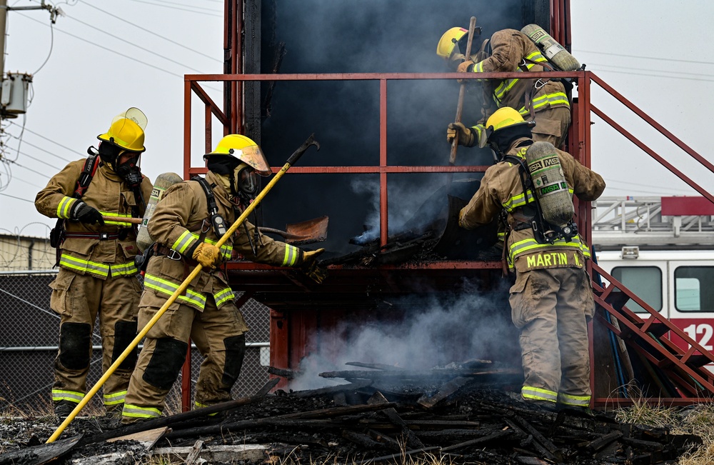 USMC, 8 CES conduct joint fire training at Kunsan