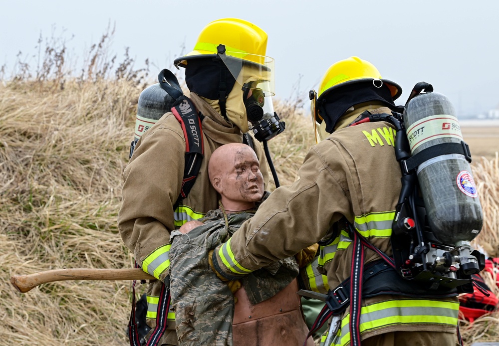 USMC, 8 CES conduct joint fire training at Kunsan