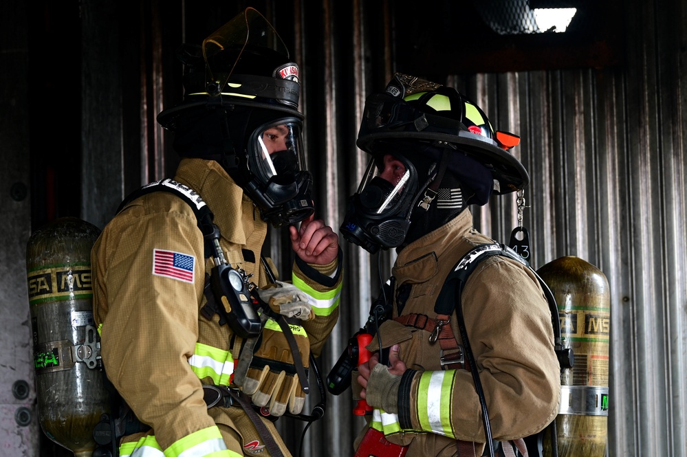 USMC, 8 CES conduct joint fire training at Kunsan