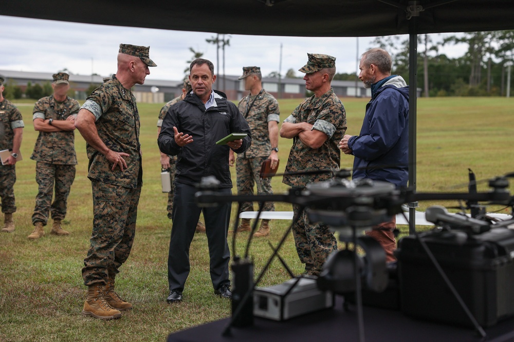 II MEF Commanding General visits MARSOC HQ