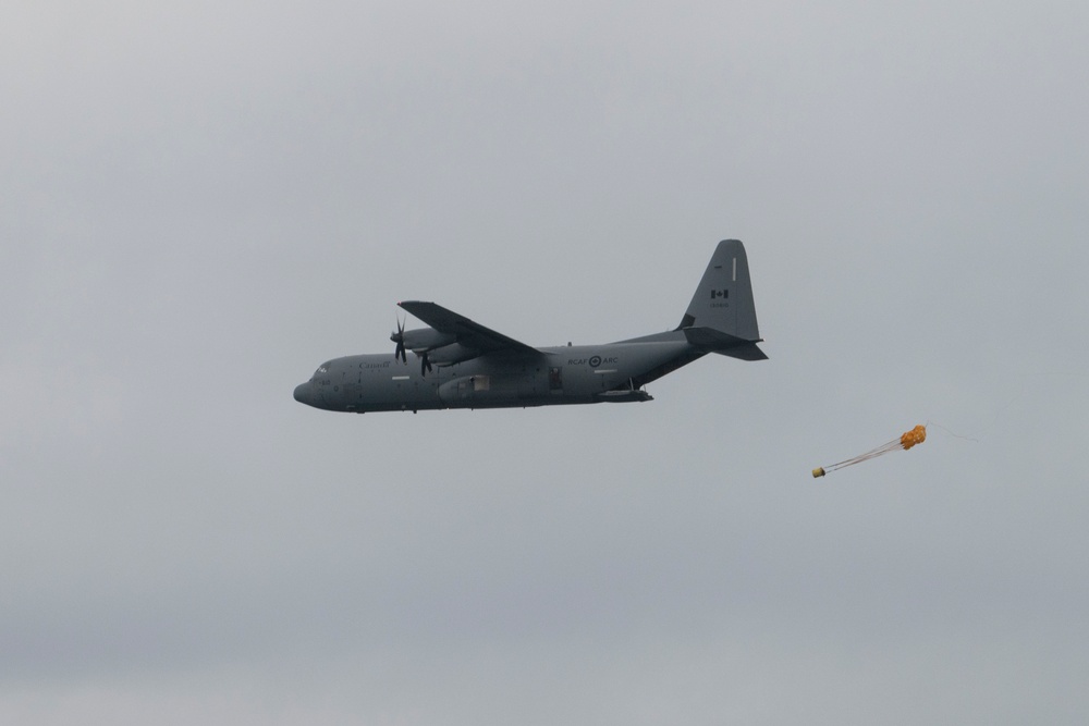 Coast Guard, Royal Canadian Air Force conduct training off California