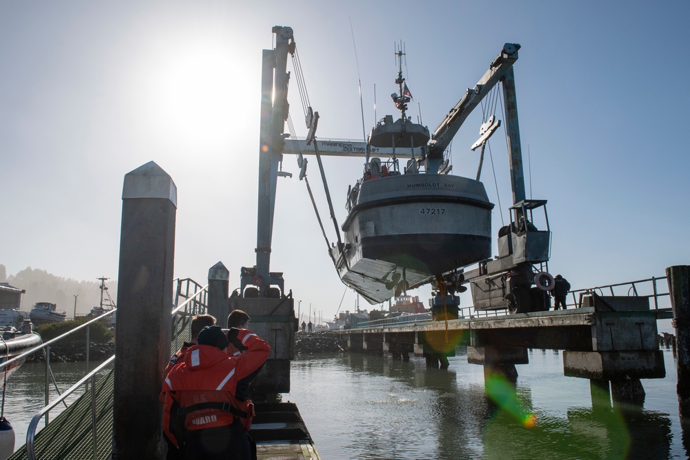 Coast Guard Station Humboldt conducts vessel haul out