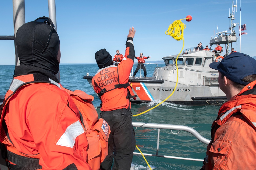 Coast Guard Station Noyo River conduct towing evolutions