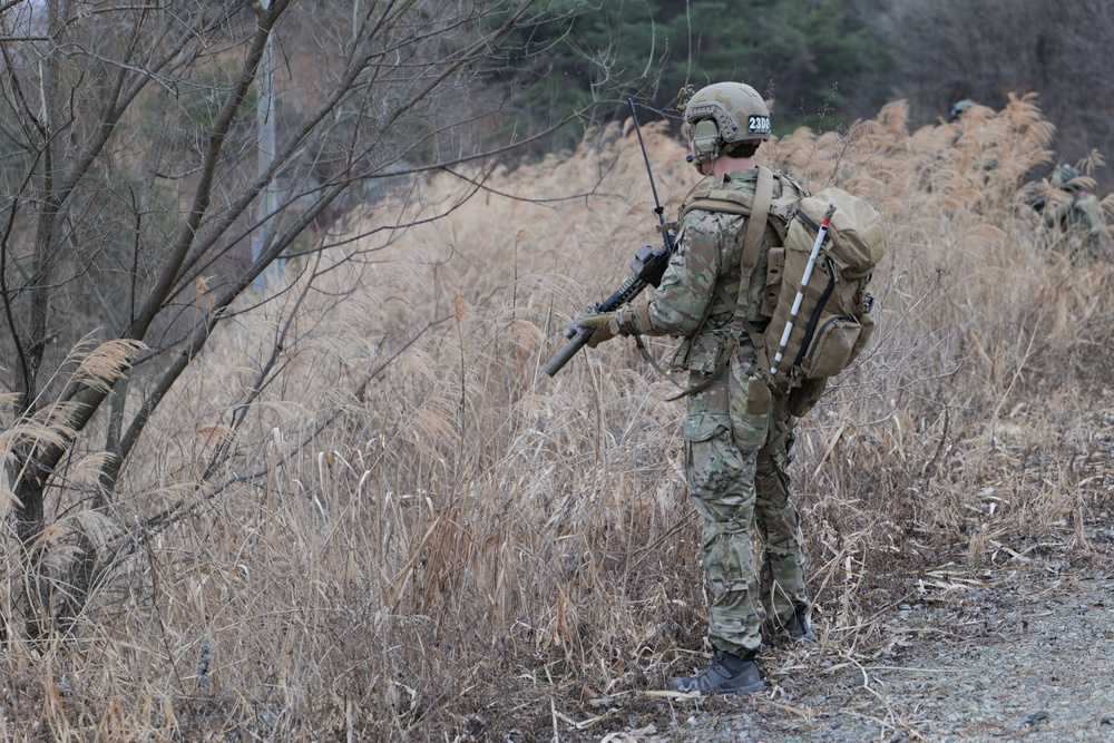 U.S. and RoK special forces conduct joint fires and urban warfare training