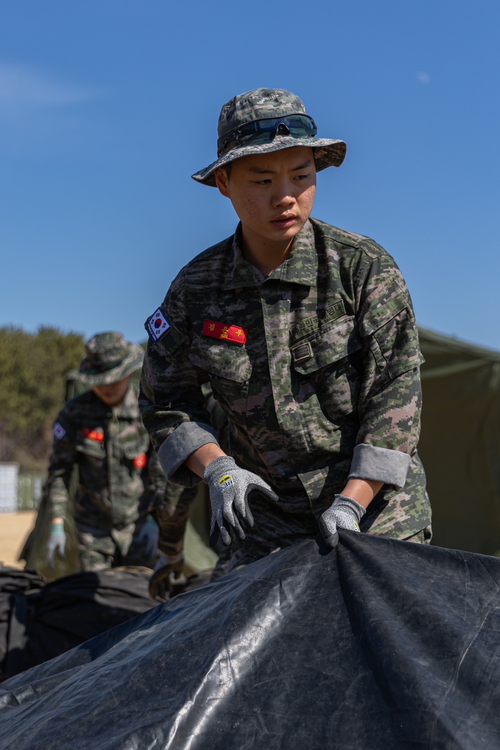 U.S. and ROK Marines Work Together During Freedom Shield