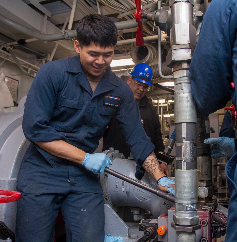 USS Ronald Reagan (CVN 76) conducts catapult maintenance