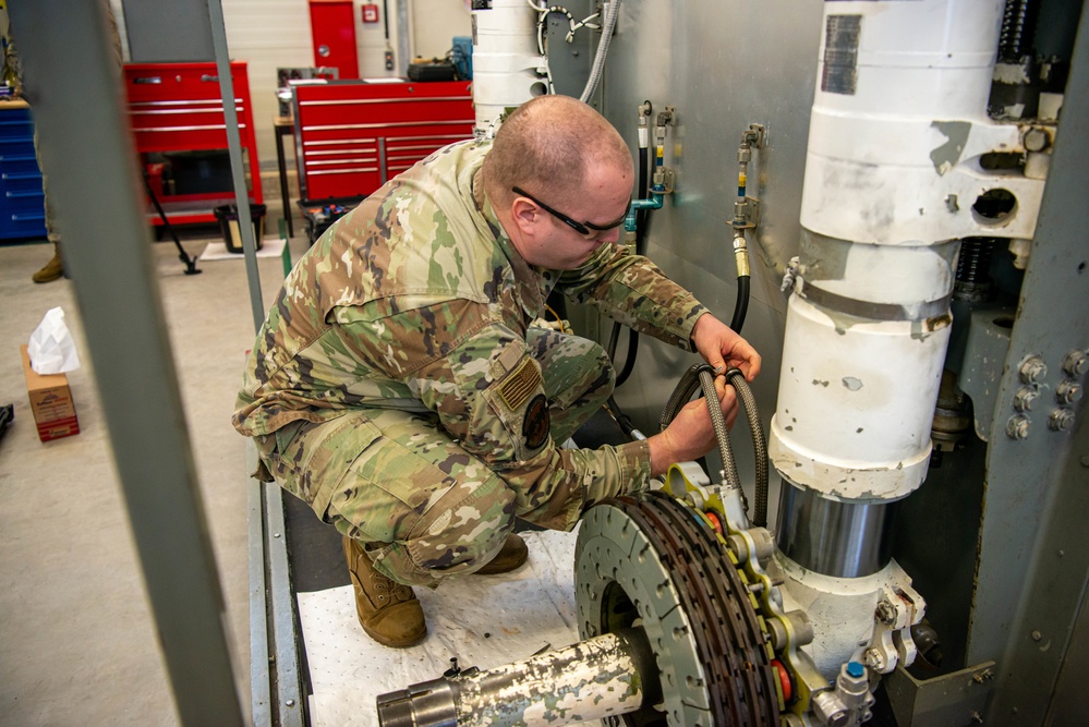 Maintainers compete to participate in the Aerospace Maintenance Competition