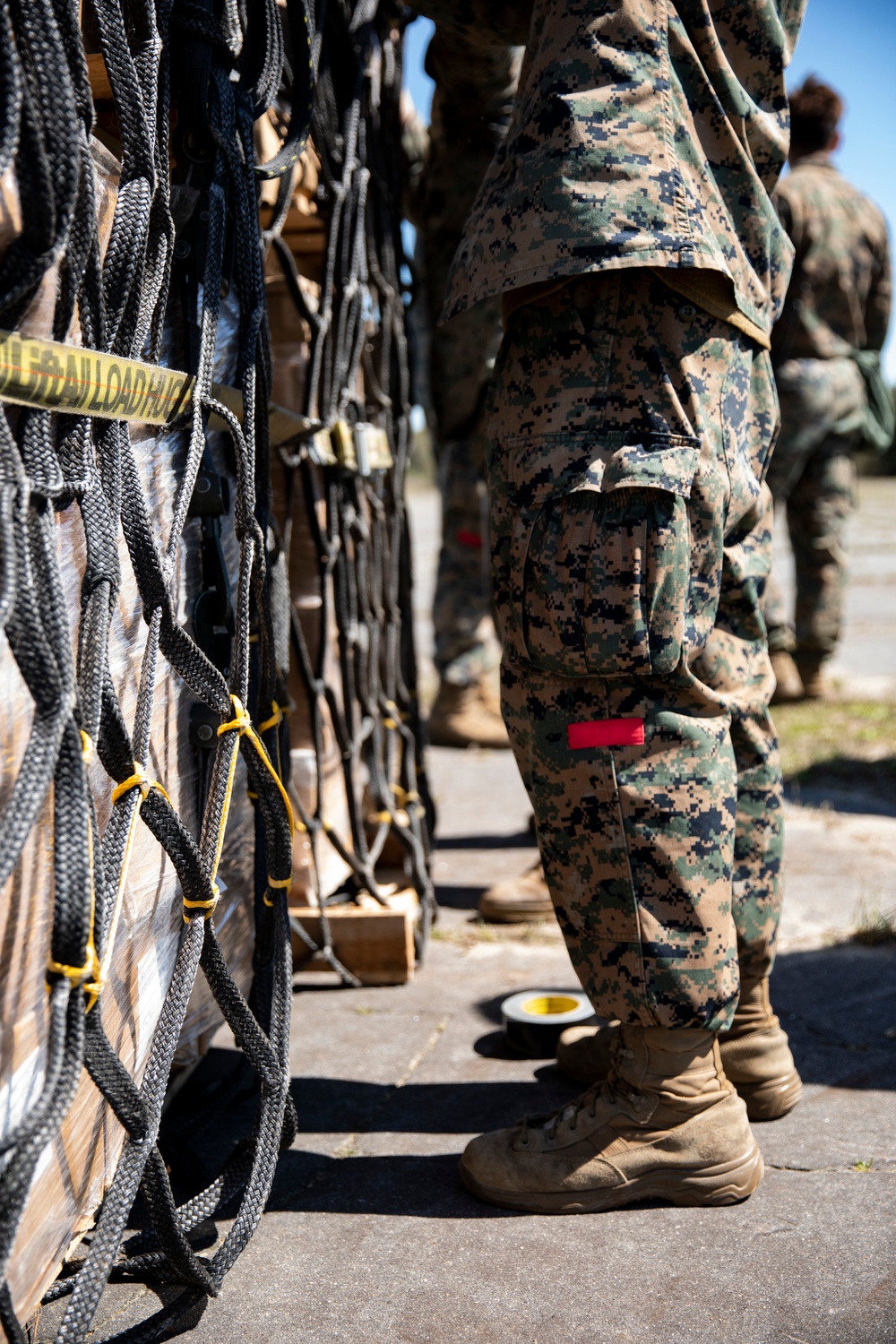 Heavy Lift Team, 26th MEU Marines execute external lift training