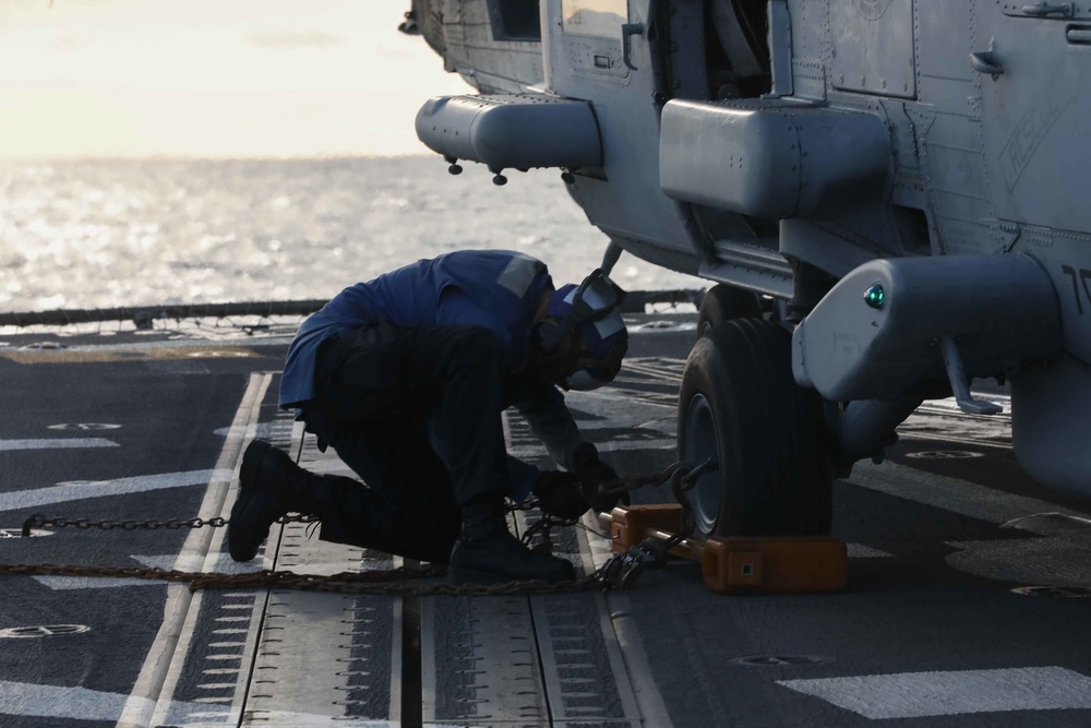 USS Thomas Hudner (DDG 116) flight operations