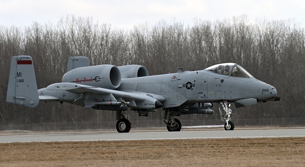 A-10 Taxis In