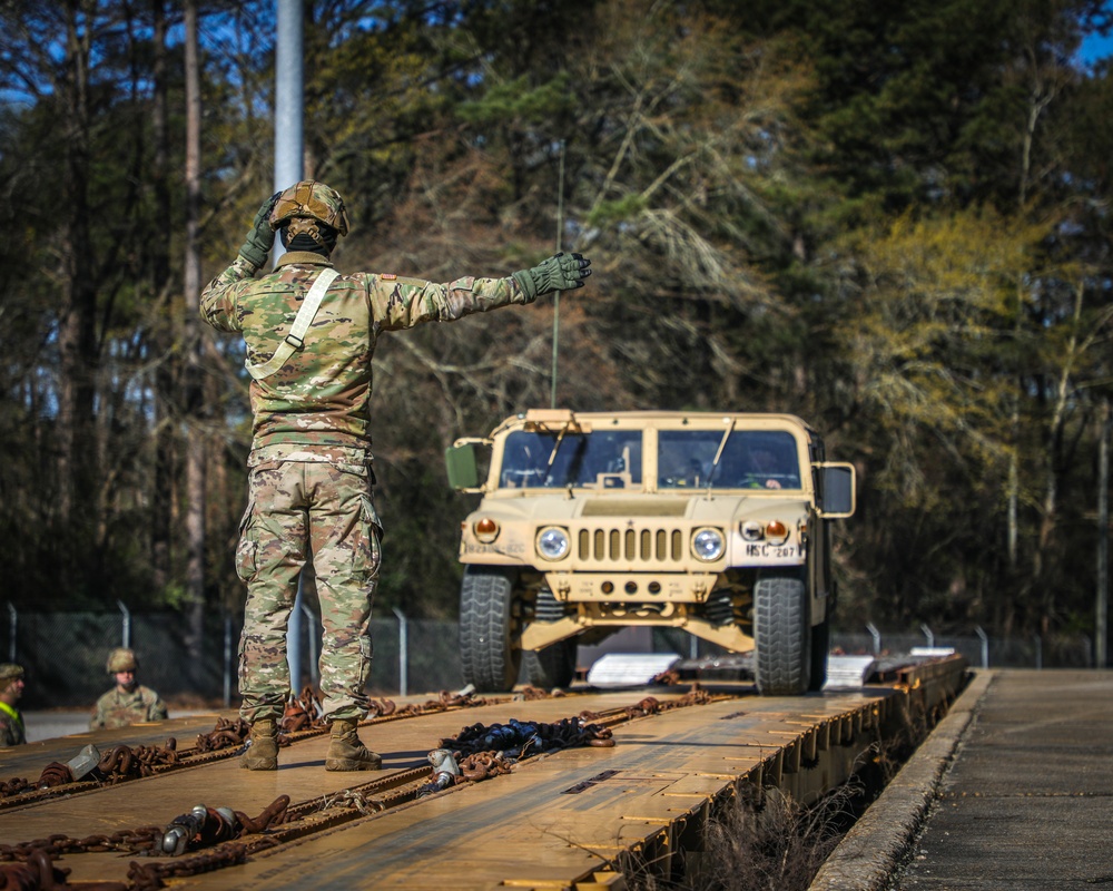 Soldiers Attend Rail Load Training