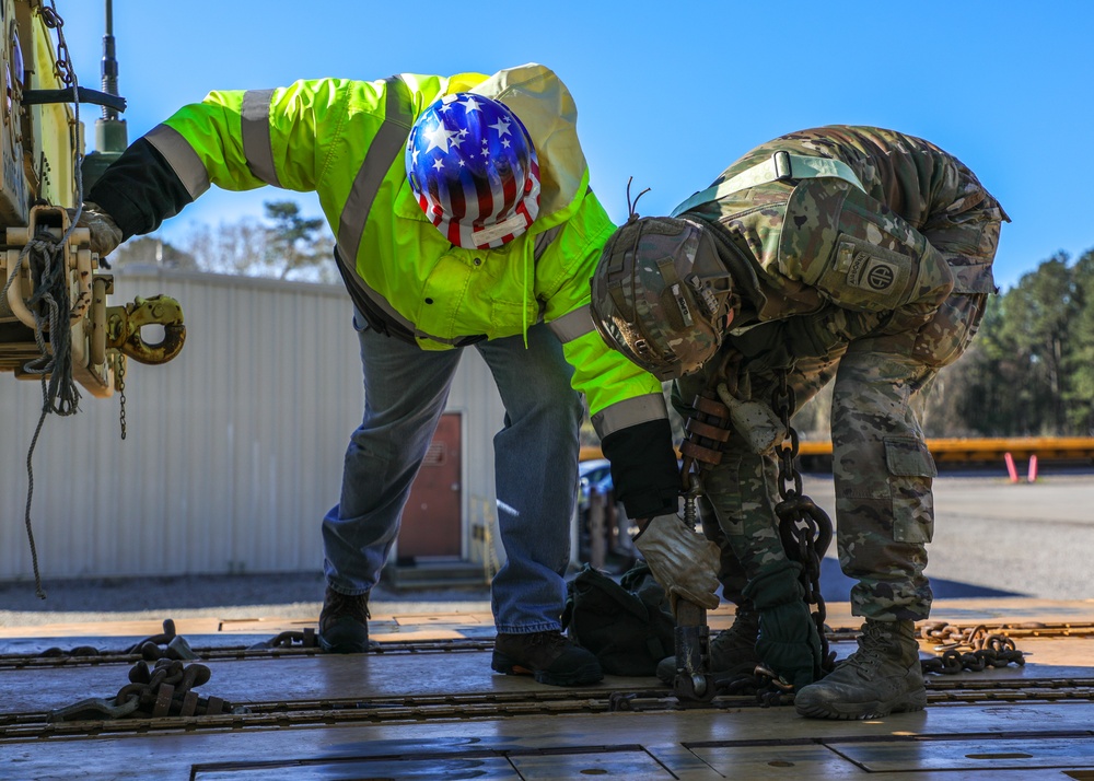 Soldiers Attend Rail Load Training