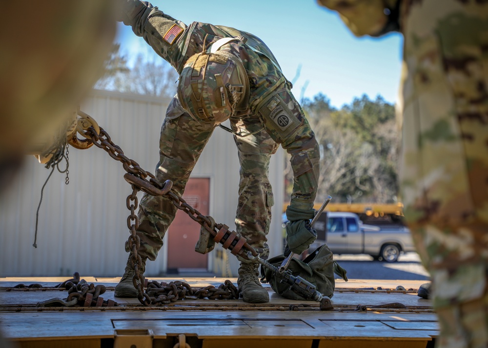 Soldiers Attend Rail Load Training