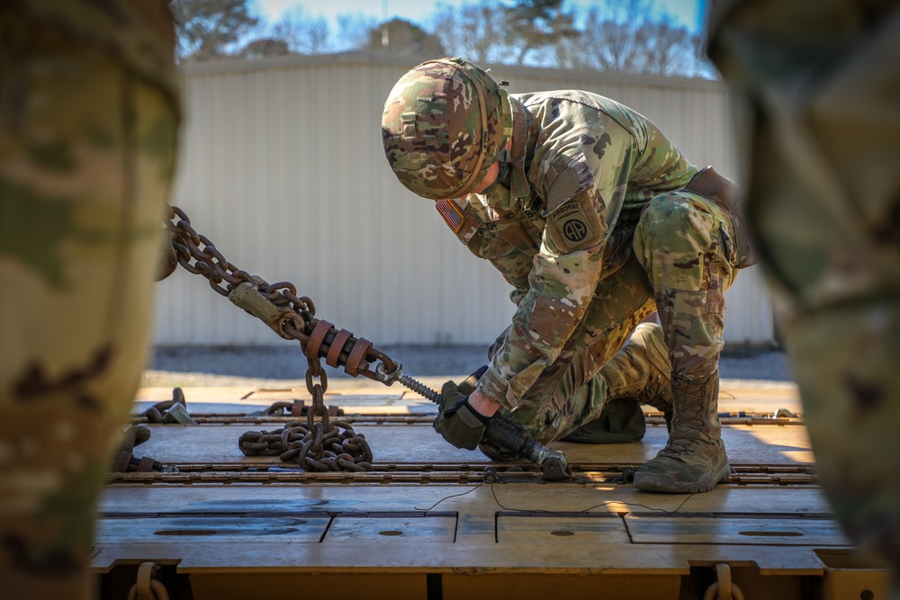 Soldiers Attend Rail Load Training