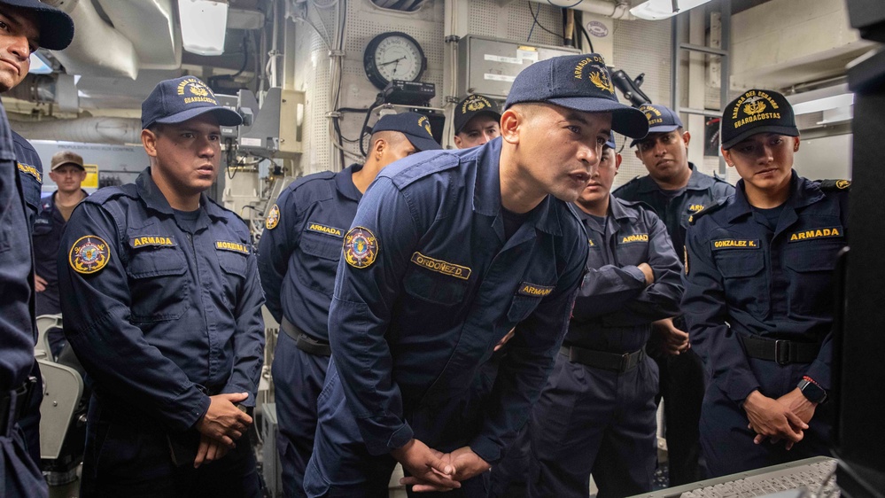 USS Farragut Arrives in Manta, Ecuador