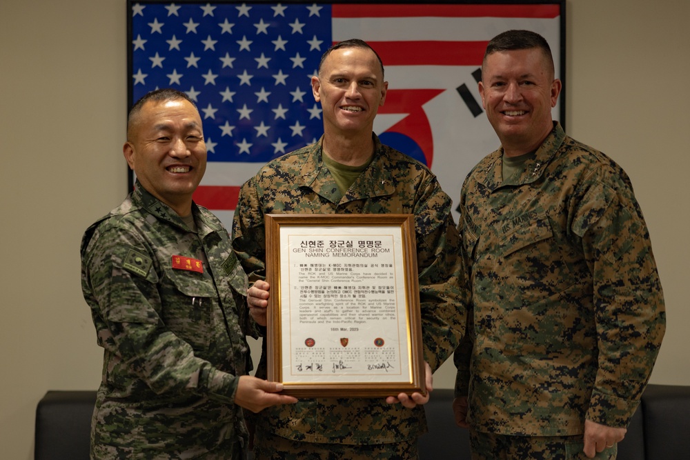 U.S. Marines dedicate room to legendary ROK Marine