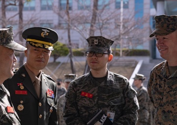 Senior U.S. and ROK Marine Corps generals attend recruit graduation