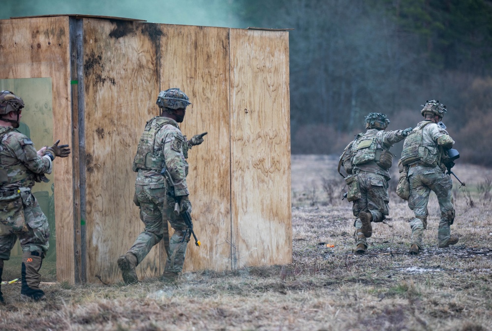 173rd Airborne Brigade conducts blank-fire and tactical movement training in Slovenia
