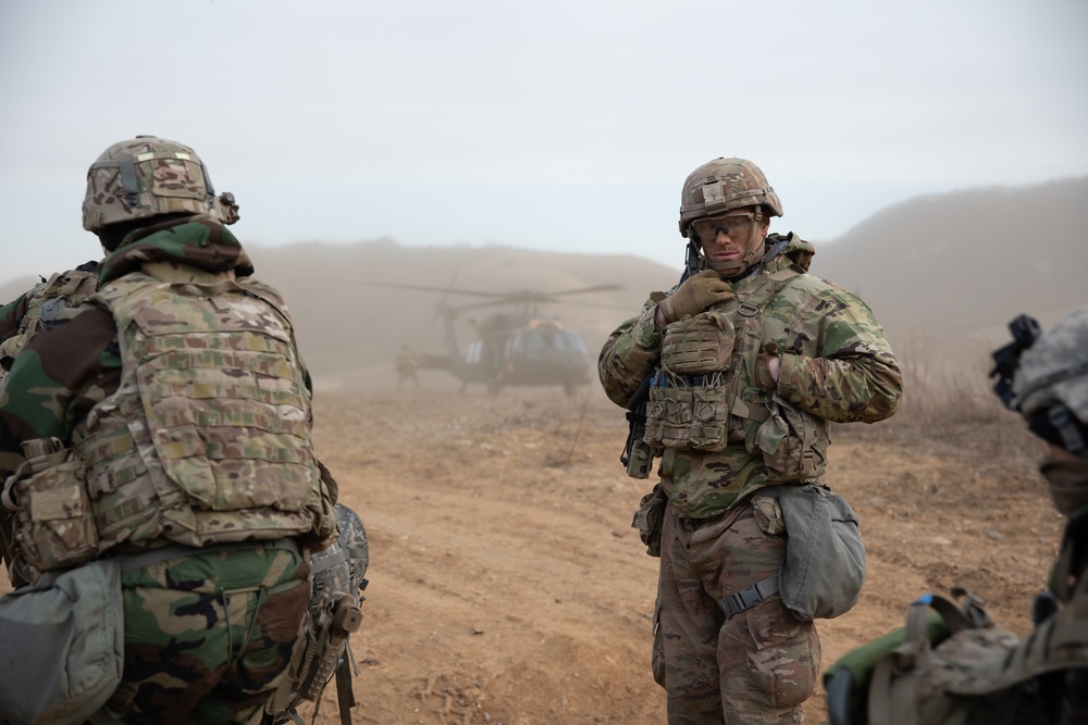 4-23 Infantry Conducts Air Assault During Exercise Warrior Shield