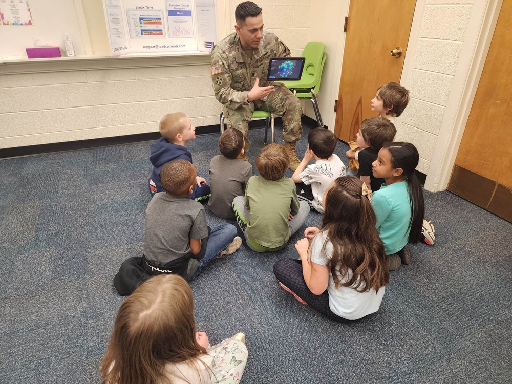 Smith talks space with students
