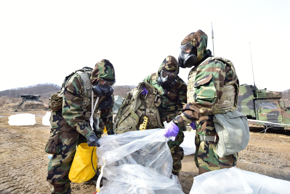 1-17 Infantry Conduct Field Decontamination Training During Exercise Warrior Shield