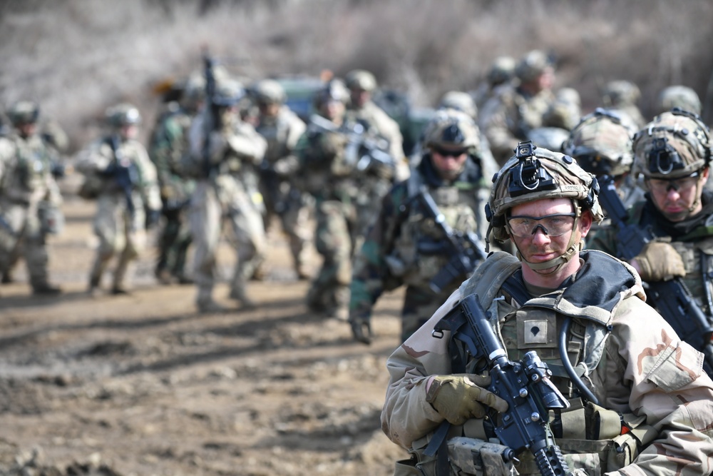 1-17 Infantry Conduct Company Attack During Exercise Warrior Shield