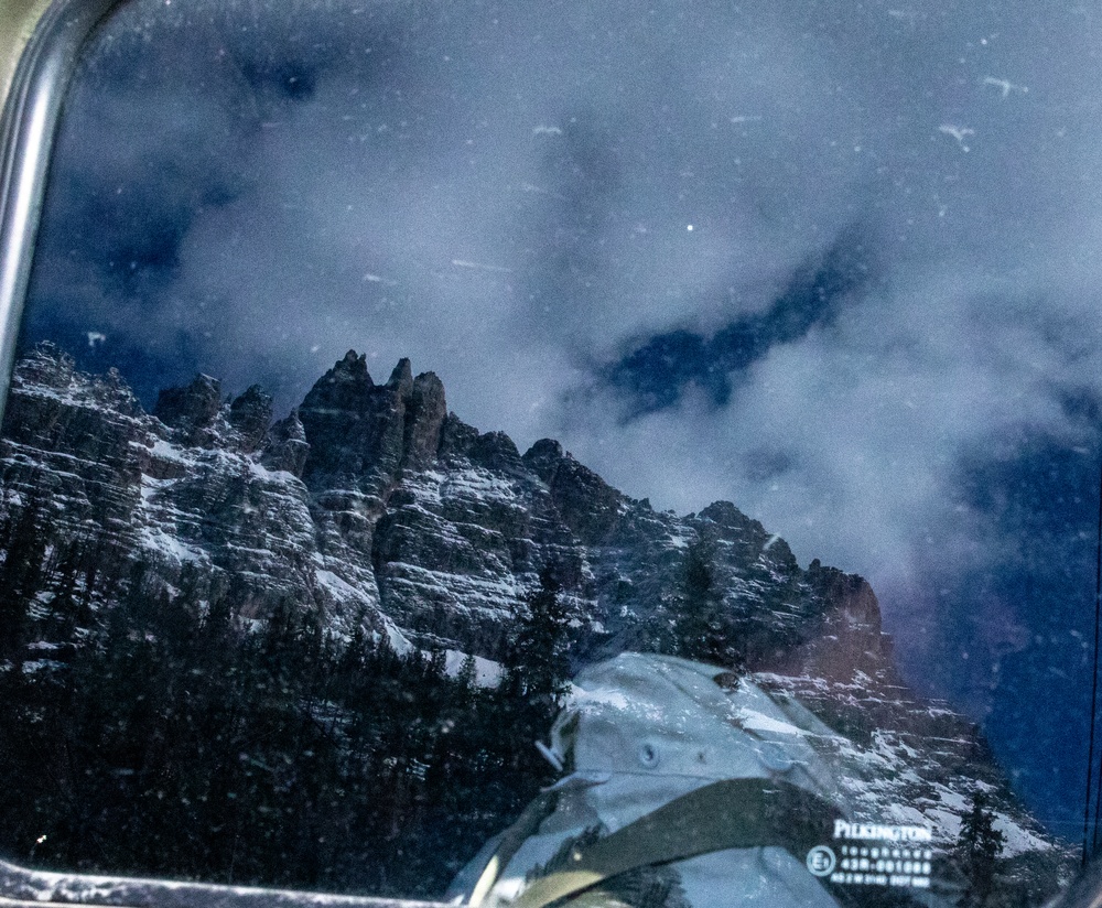 Watching and Waiting: Paratroopers partner with Alpinis for Alpine Star - Winter Resolve 23