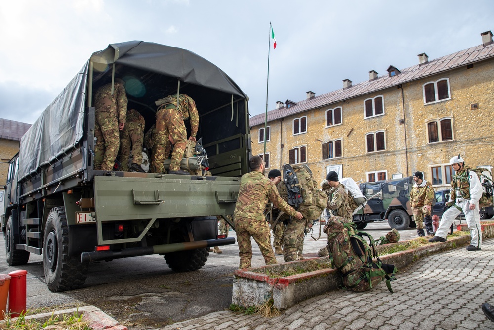 Watching and Waiting: Paratroopers partner with Alpinis for Alpine Star - Winter Resolve 23