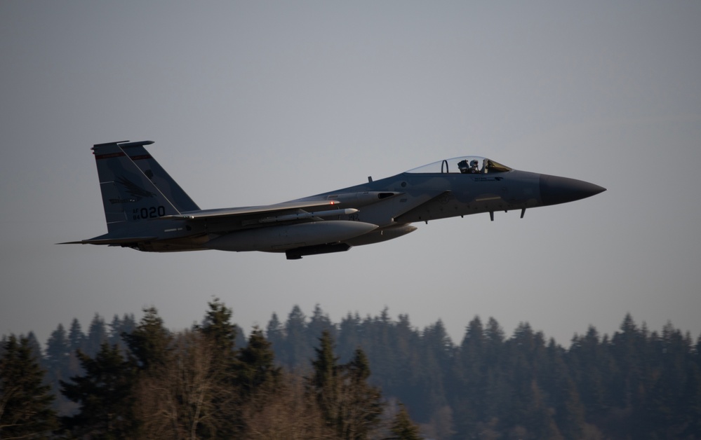 123rd Fighter Squadron conducts morning sortie