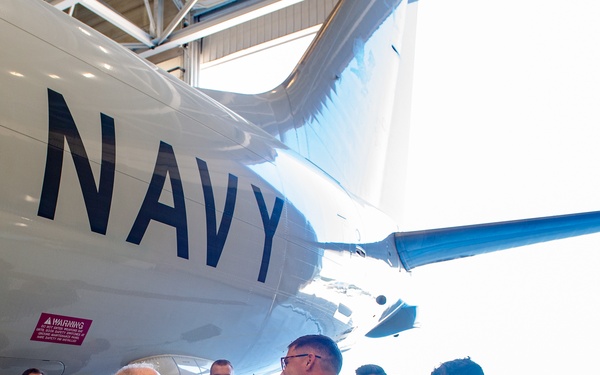 USFF Speaks to VP-8 Sailors