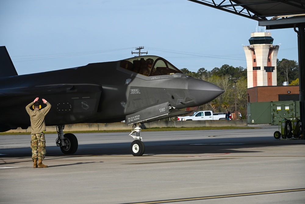 Hill AFB F-35 fighter jets conduct tactical flight operations with SCANG F-16 fighter jets