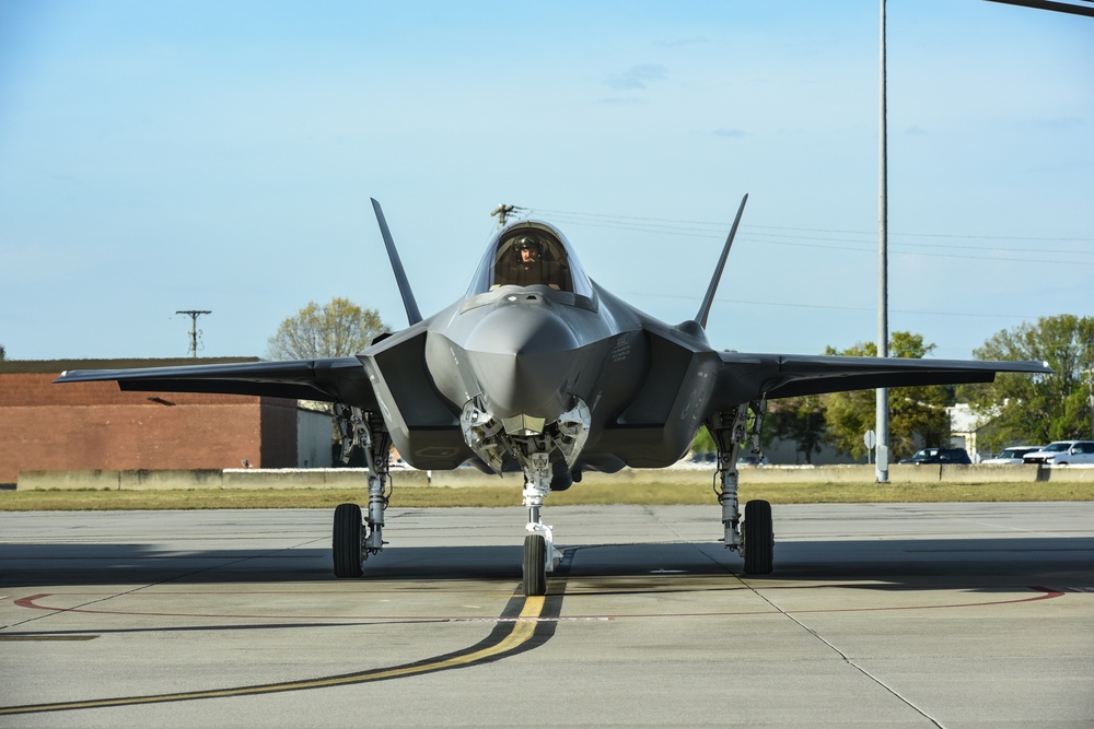 Hill AFB F-35 fighter jets conduct tactical flight operations with SCANG F-16 fighter jets