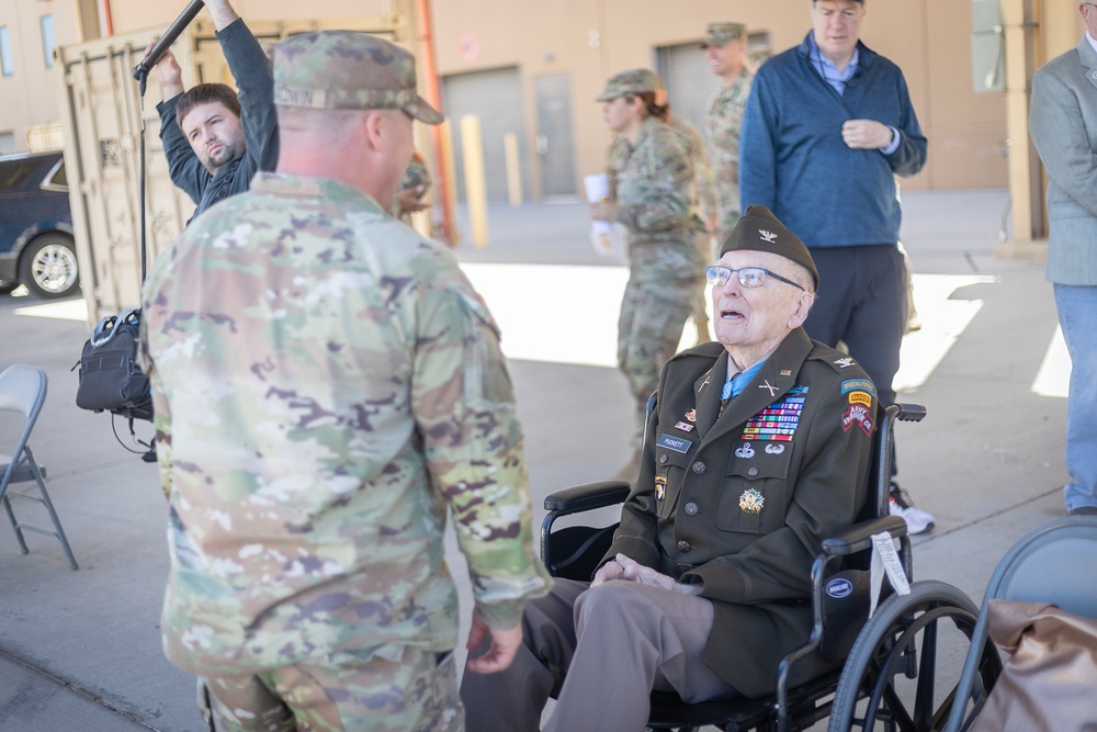 Army Medal of Honor recipient honors Bliss, 1st AD with visit during local stay