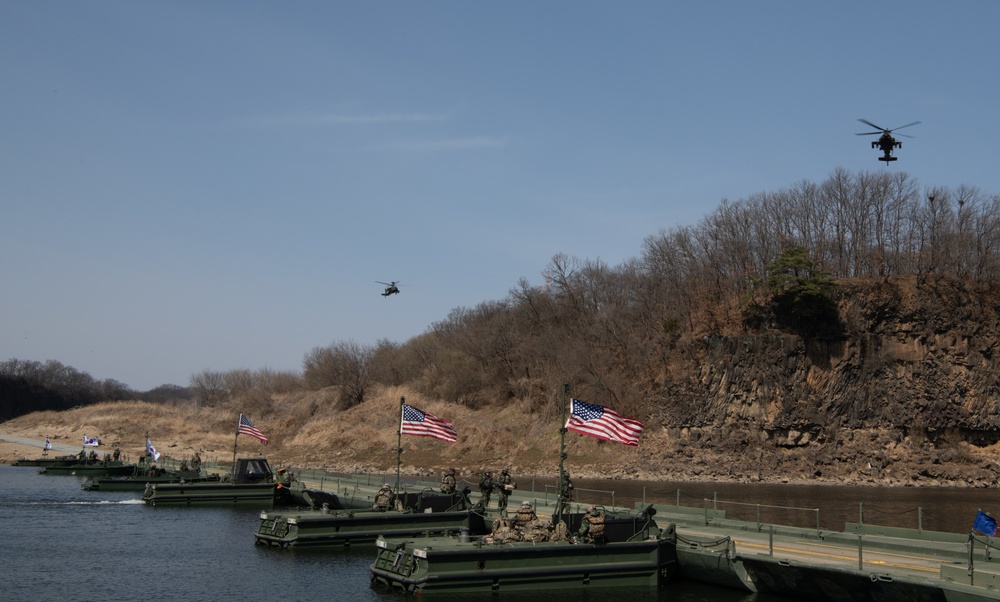 2nd Infantry Division Sustainment Brigade Builds Pontoon Bridge