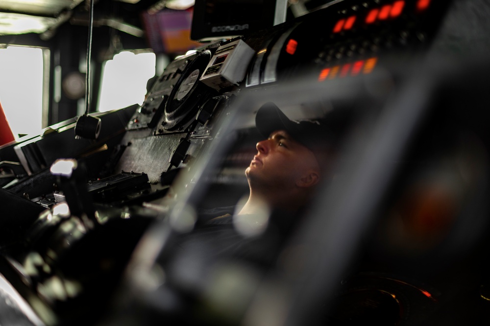 USS Gladiator Underway