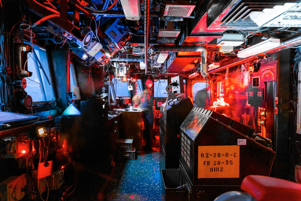 USS Gladiator Underway