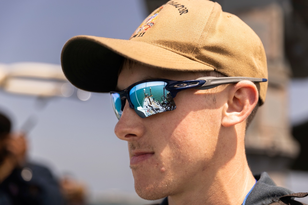 USS Gladiator Underway