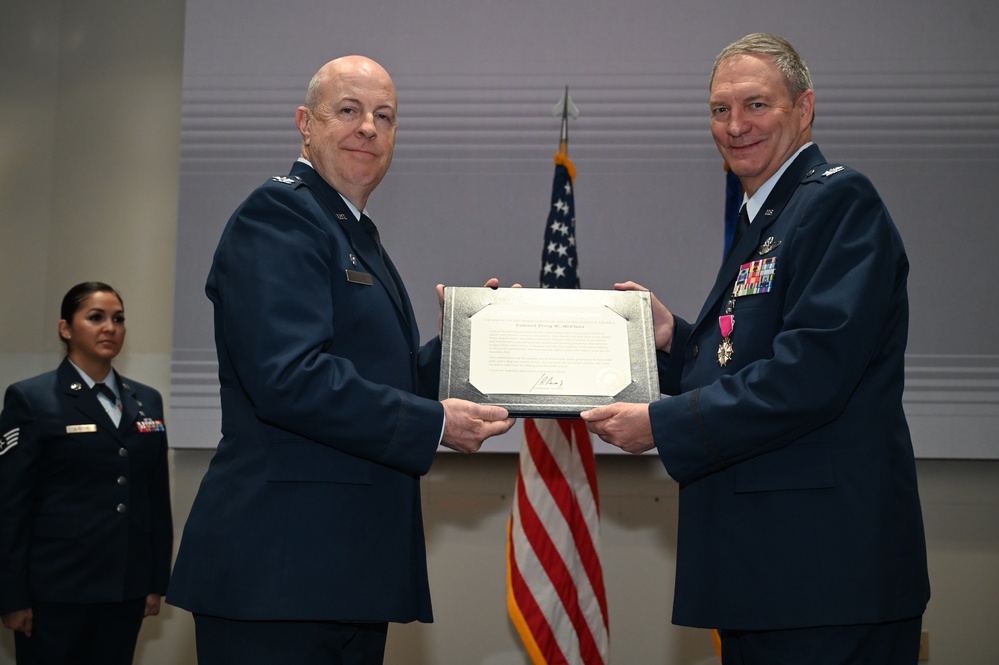 433rd Airlift Wing Commander Retires After 33 Years of Service